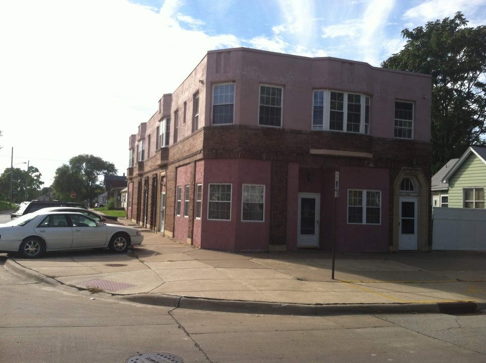 830 14 1/2 St in Rock Island, IL - Building Photo