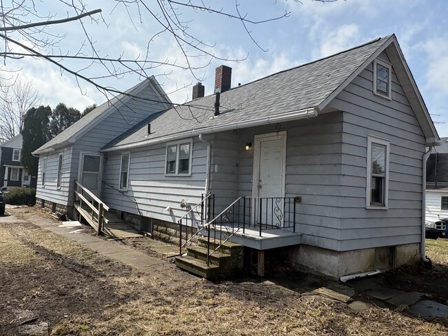 property at 1030 W 17th St