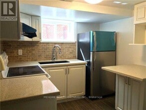 400 Allen Ct in Richmond Hill, ON - Building Photo - Building Photo