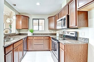 4144 Greystone Way in Sugar Land, TX - Building Photo - Building Photo