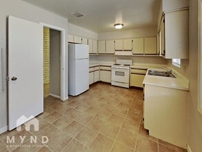 18230 North 42nd Pl in Phoenix, AZ - Building Photo - Building Photo