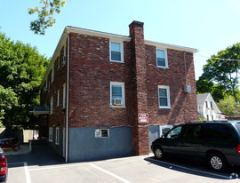 Hobart Street Apartments in Danvers, MA - Foto de edificio - Building Photo