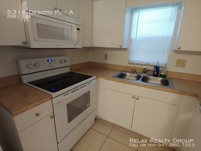 5318 Desoto Pl-Unit -A in Sarasota, FL - Foto de edificio - Building Photo