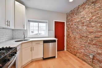 1538 S Myrtlewood St in Philadelphia, PA - Building Photo - Building Photo