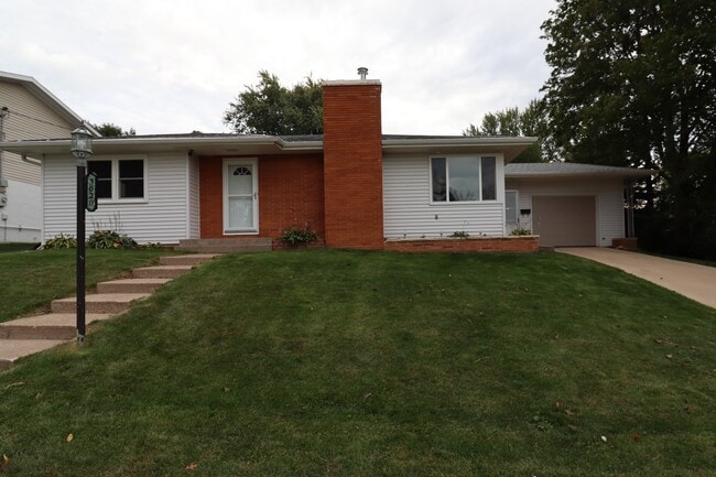 property at 3020 Lindale St