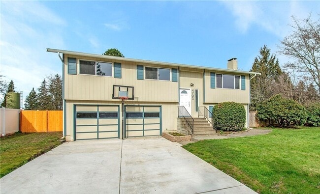 4702 E Maple Ln Cir NW in Gig Harbor, WA - Building Photo - Building Photo