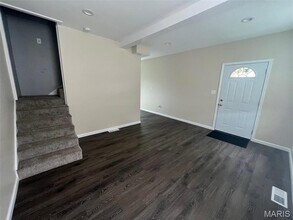 115 W Cartwright Ave in St. Louis, MO - Building Photo - Building Photo