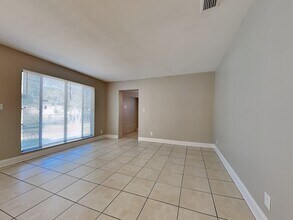 7816 Renoir Dr in Jacksonville, FL - Building Photo - Building Photo