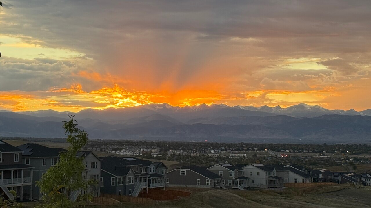 747 Raindance St in Erie, CO - Foto de edificio