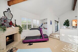 3 Sea Cove Ln in Newport Beach, CA - Building Photo