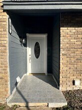 210 E Del Mar Blvd in Laredo, TX - Building Photo - Building Photo