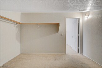 8621 Sierra Cima Ln in Las Vegas, NV - Building Photo - Building Photo