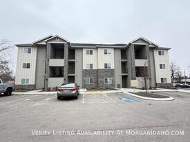 10222 W Ustick Rd in Boise, ID - Building Photo