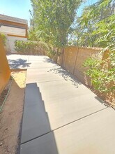 24422 Webster Ave in Moreno Valley, CA - Foto de edificio - Building Photo