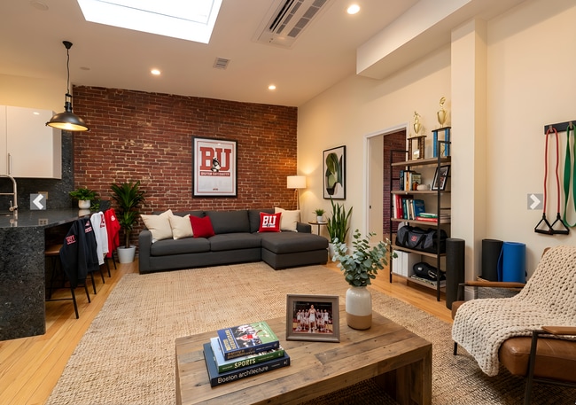 25 Saint Marys Ct, Unit 2