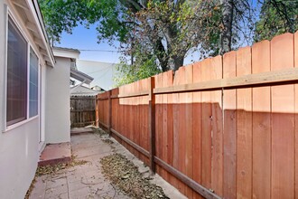 16811 Saticoy St in Los Angeles, CA - Building Photo - Building Photo