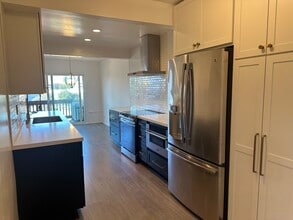 5950 Buckingham Pky, Unit 511 in Culver City, CA - Foto de edificio - Building Photo