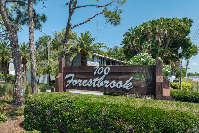 Forest Brook in Largo, FL - Foto de edificio - Building Photo