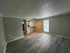 5850 Century Oaks Dr in Fayetteville, NC - Building Photo