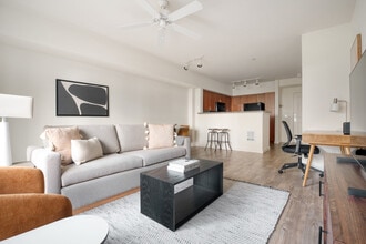 10410 NE 2nd St in Bellevue, WA - Building Photo - Building Photo