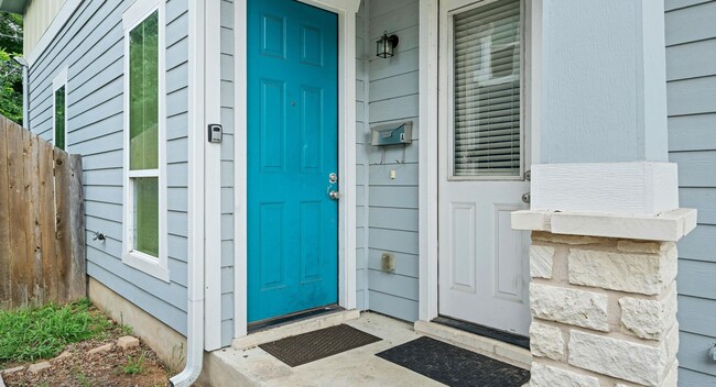 507 W N Loop Blvd in Austin, TX - Building Photo - Building Photo