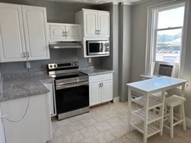 80 N Main St, Unit 2 in Canton, IL - Building Photo