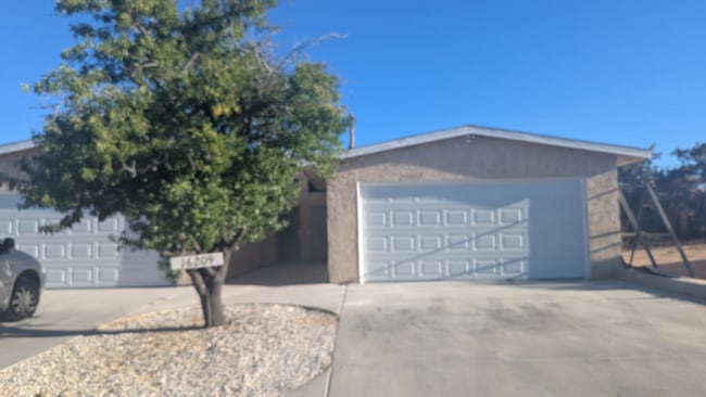 16209 Juniper St in Hesperia, CA - Building Photo - Building Photo