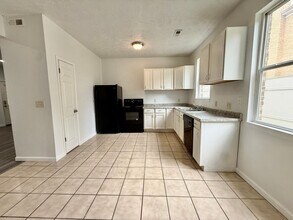 3130 Westbrook Dr-Unit -Unit A in Cincinnati, OH - Building Photo - Building Photo