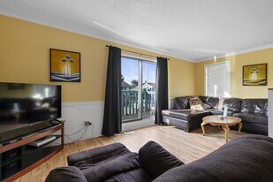 9322-9374 74 Ave in Grande Prairie, AB - Building Photo