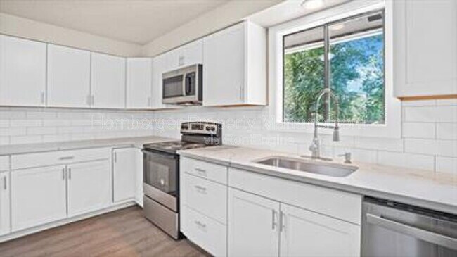 10420 E Mission Ave in Spokane Valley, WA - Building Photo - Building Photo