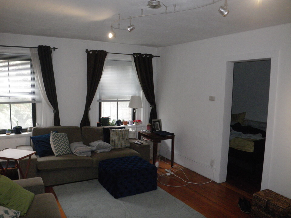 43 Hancock St, Unit 3 rd floor in Boston, MA - Building Photo