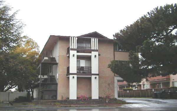 2336 California St in Mountain View, CA - Building Photo - Building Photo