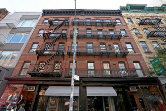 234 Mulberry St in New York, NY - Building Photo - Building Photo