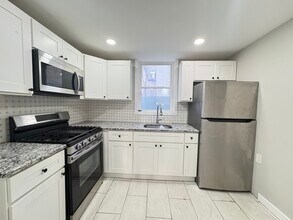 23 Westervelt Pl, Unit G in Jersey City, NJ - Building Photo - Building Photo