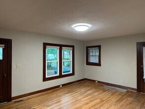 1909 2nd Ave SW in Hickory, NC - Building Photo - Building Photo