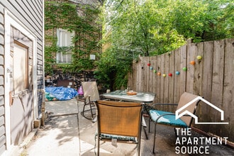 1448 W Fletcher St, Unit CH1 in Chicago, IL - Building Photo - Building Photo