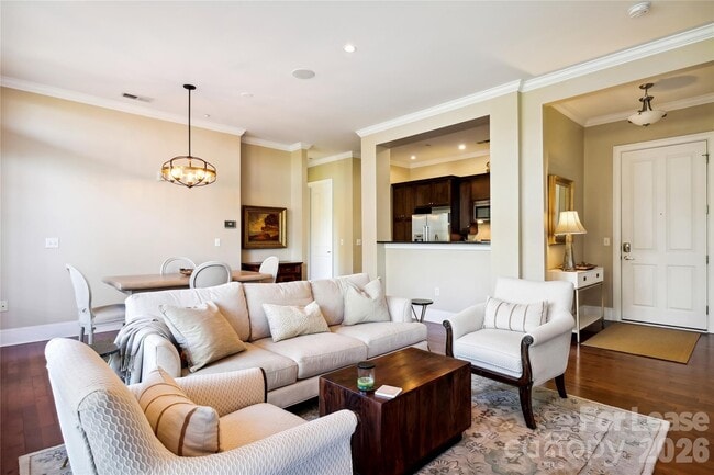 property at 5425 Closeburn Rd