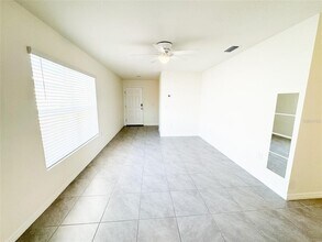 5018 Granite Dust Pl in Rubonia, FL - Building Photo - Building Photo