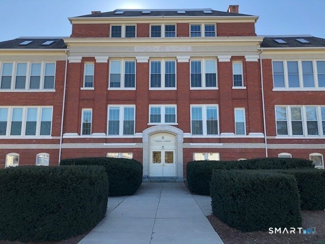 6 School St in Stonington, CT - Building Photo - Building Photo