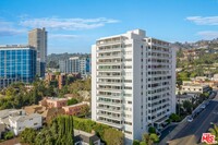 999 N Doheny Dr in West Hollywood, CA - Foto de edificio - Building Photo