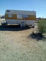 2910 Cerritos Ct, Unit Apartment in Thermal, CA - Building Photo