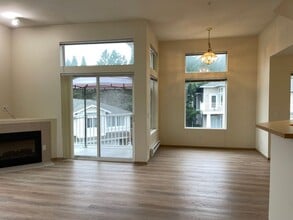 22106 41st Pl S in Kent, WA - Foto de edificio - Building Photo