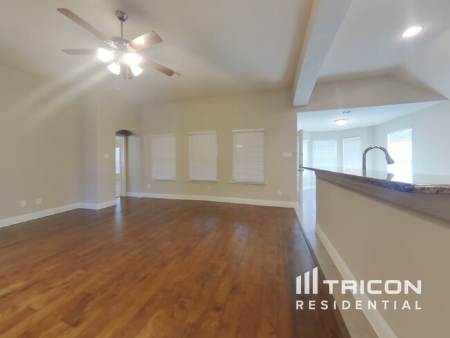 3600 Meadowtrail Ln in Denton, TX - Building Photo - Building Photo