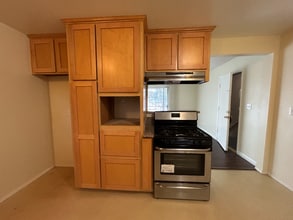 97 E Laurel Ave in Sierra Madre, CA - Foto de edificio - Building Photo