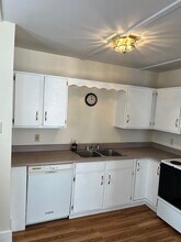 108 Lake Hill Rd, Unit 1 in Burnt Hills, NY - Foto de edificio - Building Photo