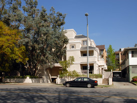 317 E Del Mar Blvd Apartments