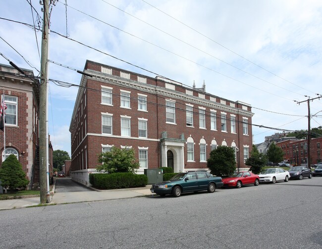 Washington Street Apartments in New London, CT - Building Photo - Building Photo