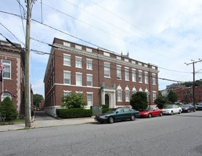 Washington Street Apartments in New London, CT - Foto de edificio - Building Photo