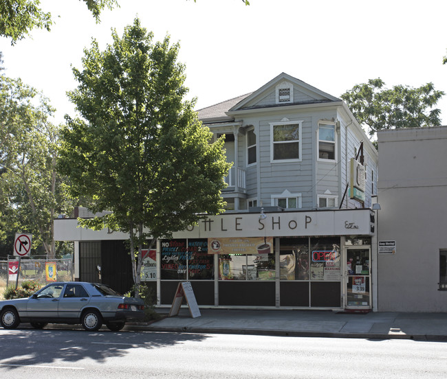 Coffee Shop in Sacramento, CA - Building Photo - Building Photo