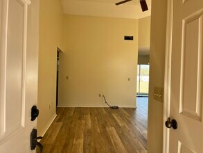 4993 Reagen Way in Sarasota, FL - Building Photo - Building Photo